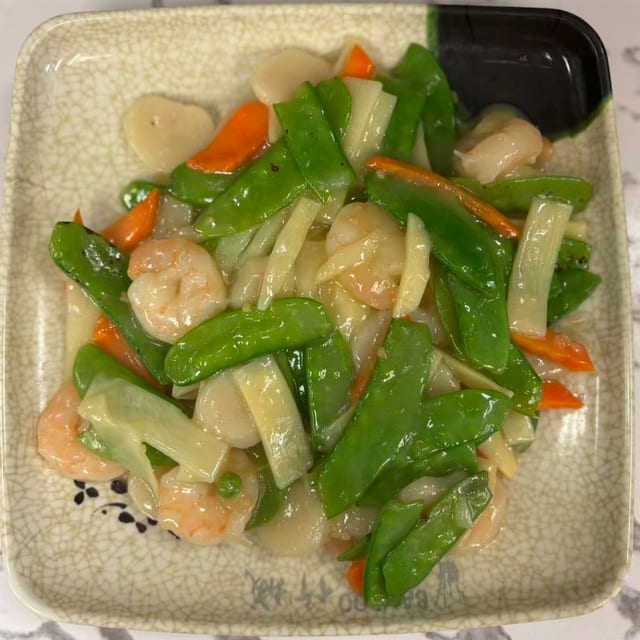 S11. Shrimp with Snow Peas.
